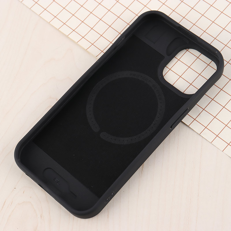 قاب سیلیکونی مگ سیف Gear4 آیفون iPhone 15