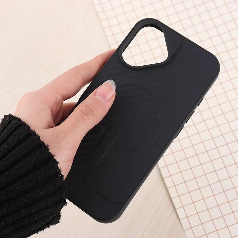 قاب سیلیکونی مگ سیف Gear4 آیفون iPhone 16