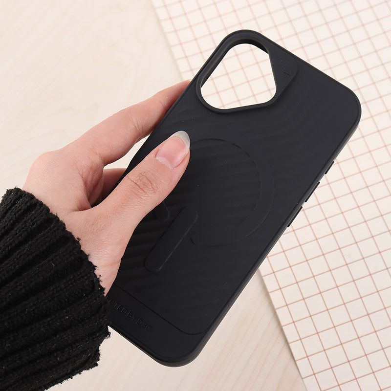 قاب سیلیکونی مگ سیف Gear4 آیفون iPhone 16