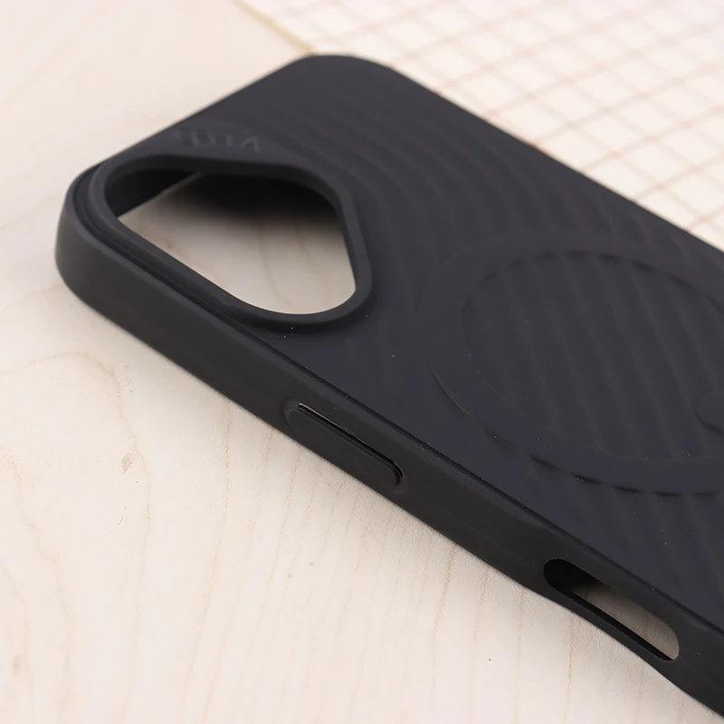 قاب سیلیکونی مگ سیف Gear4 آیفون iPhone 16