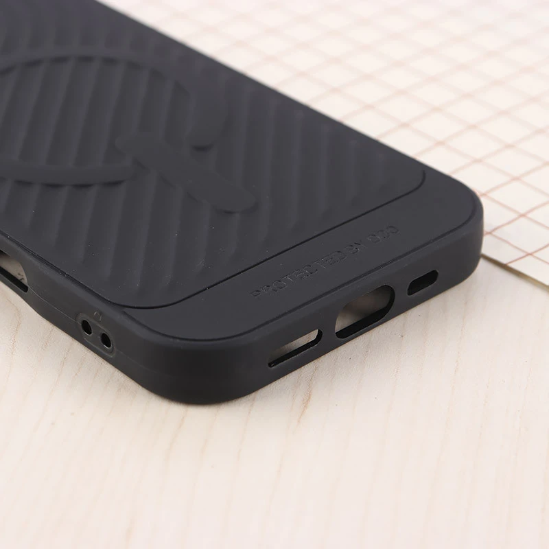 قاب سیلیکونی مگ سیف Gear4 آیفون iPhone 16