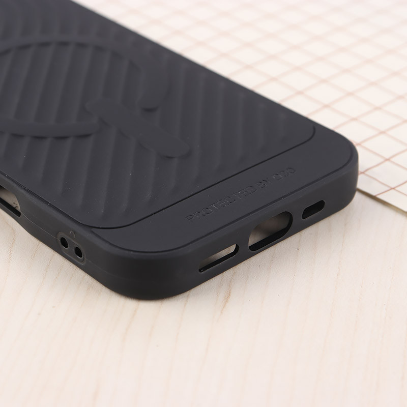 قاب سیلیکونی مگ سیف Gear4 آیفون iPhone 16