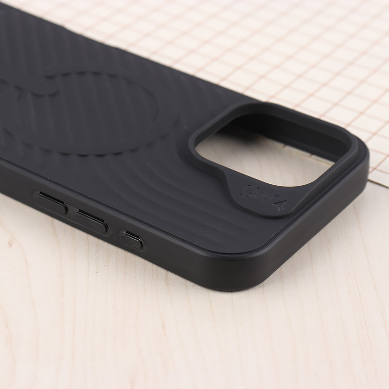 قاب سیلیکونی مگ سیف Gear4 آیفون iPhone 16 Pro Max
