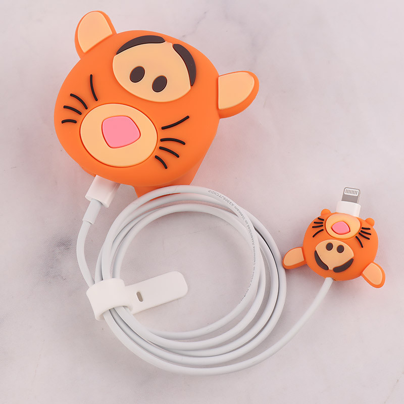 ست محافظ کابل و کلگی شارژر سیلیکونی آیفون طرح Tigger