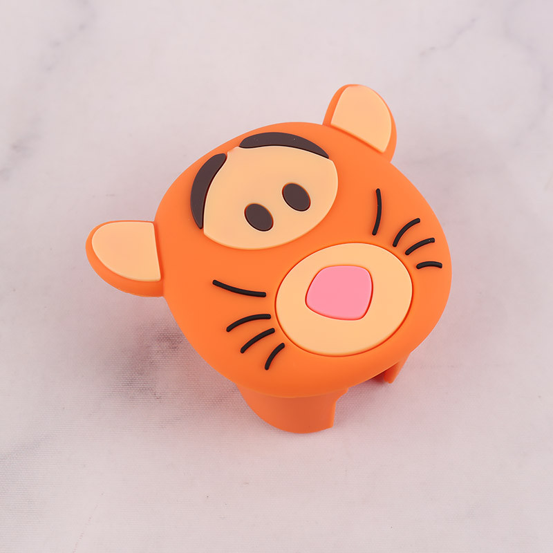 ست محافظ کابل و کلگی شارژر سیلیکونی آیفون طرح Tigger