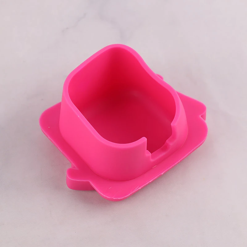 ست محافظ کابل و کلگی شارژر سیلیکونی آیفون طرح Barbie