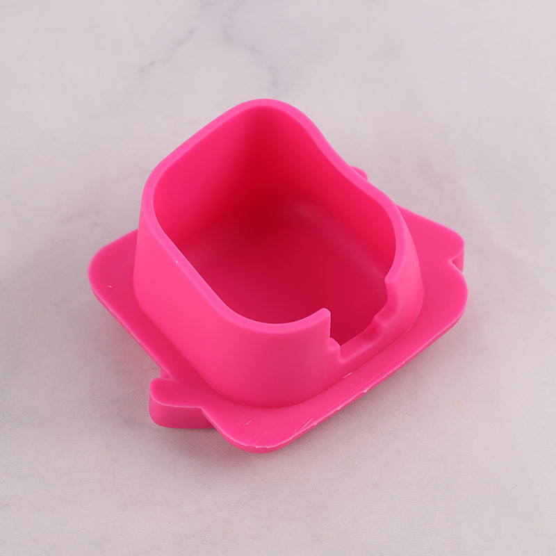 ست محافظ کابل و کلگی شارژر سیلیکونی آیفون طرح Barbie