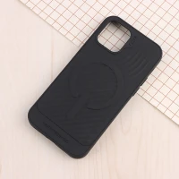 قاب سیلیکونی مگ سیف Gear4 آیفون iPhone 12 / 12 Pro