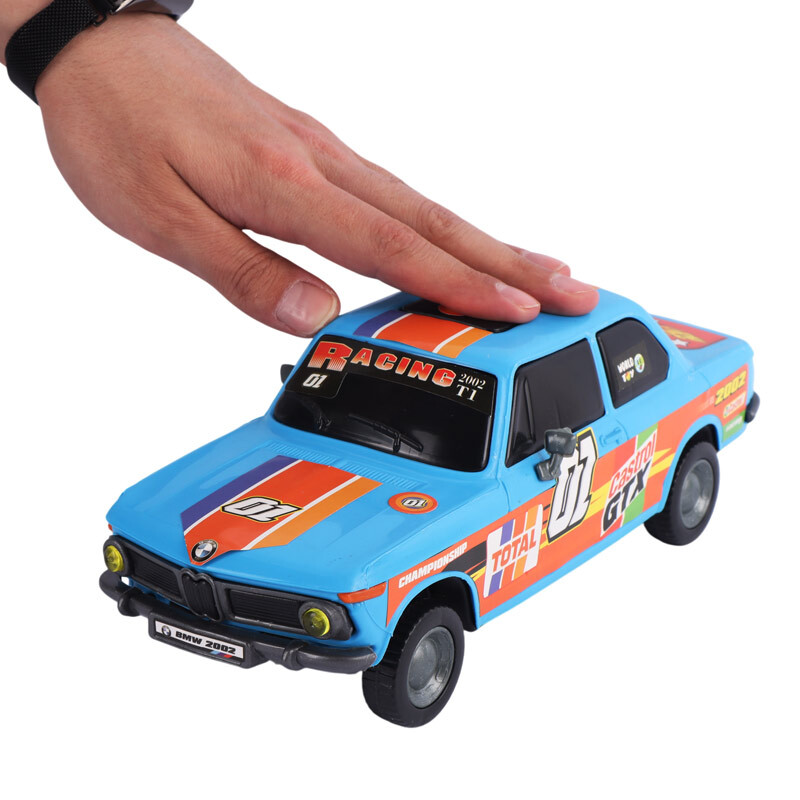 اسباب بازی ماشین BMW 2002