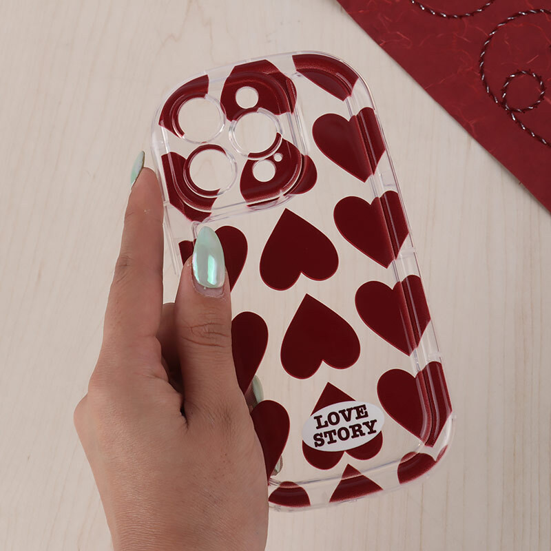 قاب Love Story آیفون iPhone 16 Pro طرح قلب محافظ لنزدار