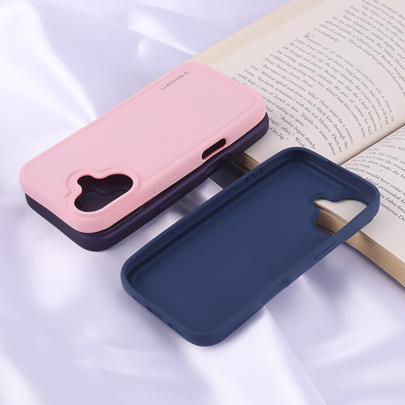 قاب سیلیکونی ژله ای Spigan آیفون iPhone 16