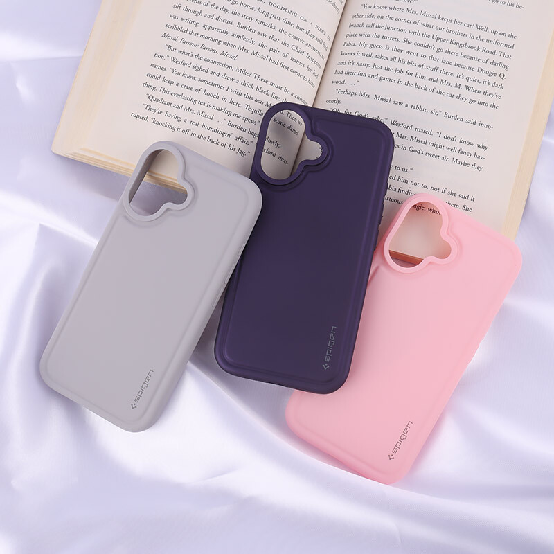 قاب سیلیکونی ژله ای Spigan آیفون iPhone 16