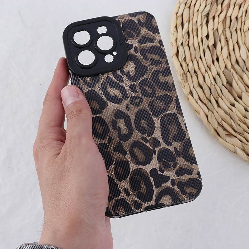 قاب کبریتی آیفون iPhone 16 Pro Max طرح پلنگی محافظ لنزدار برجسته
