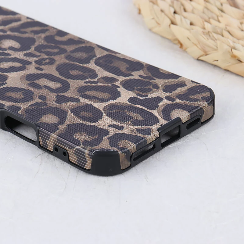 قاب کبریتی آیفون iPhone 16 Pro Max طرح پلنگی محافظ لنزدار برجسته