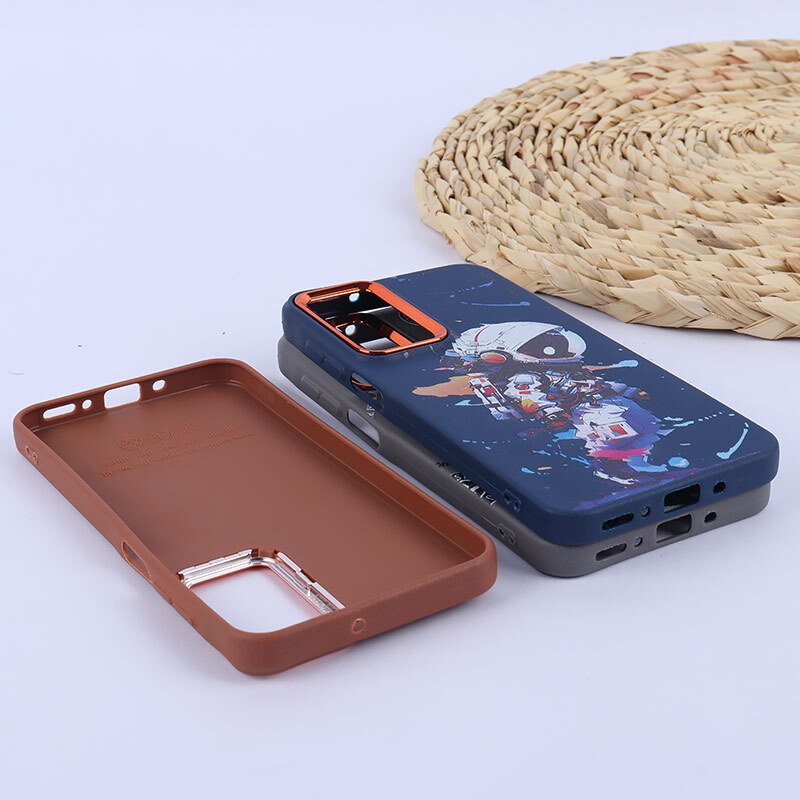 قاب چرمی سامسونگ Galaxy A16 4G / A16 5G طرح دار دور محافظ لنز متال