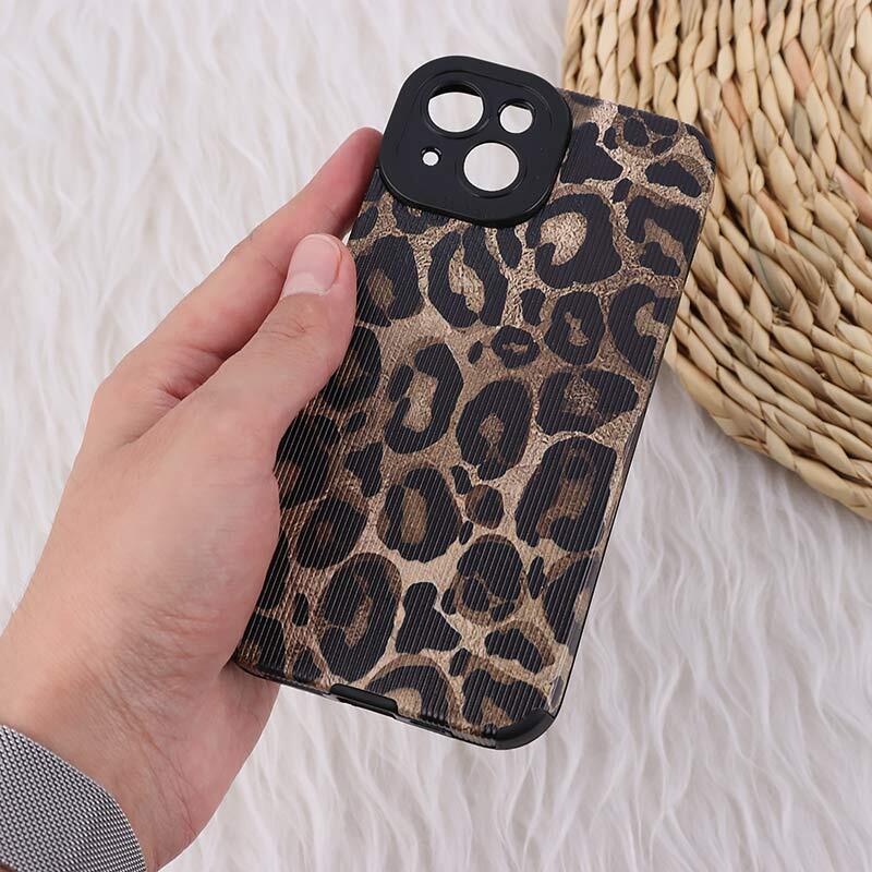 قاب کبریتی آیفون iPhone 13 طرح پلنگی محافظ لنزدار برجسته