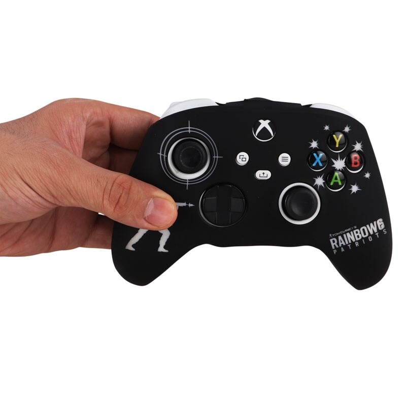 روکش دسته بازی Xbox X/S طرح Rainbow 6 Patriots زمینه مشکی سفید