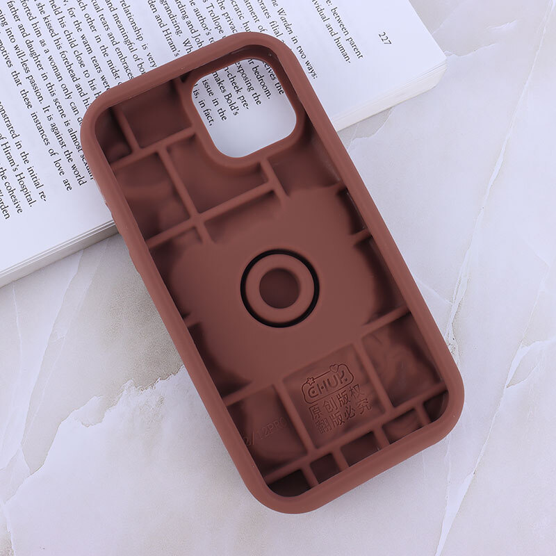 قاب سیلیکونی آیفون iPhone 12 / 12 Pro پاپ سوکت دار طرح خرس بیسکویتی