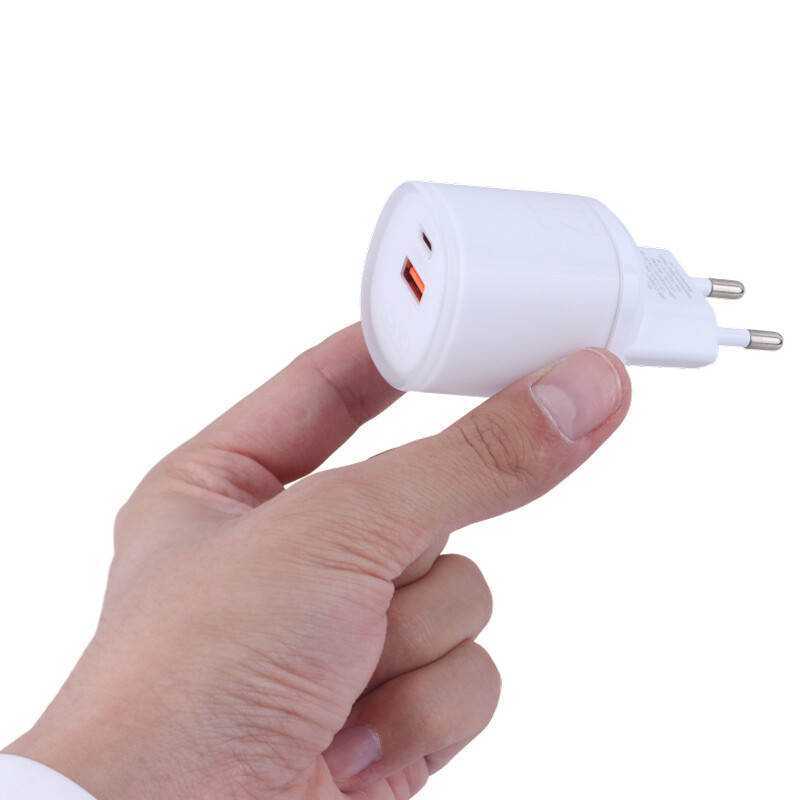شارژر دیواری 20 وات ایکس او XO-L144 PD 3A