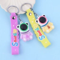 جاکلیدی سیلیکونی طرح فضانورد + بند آویز