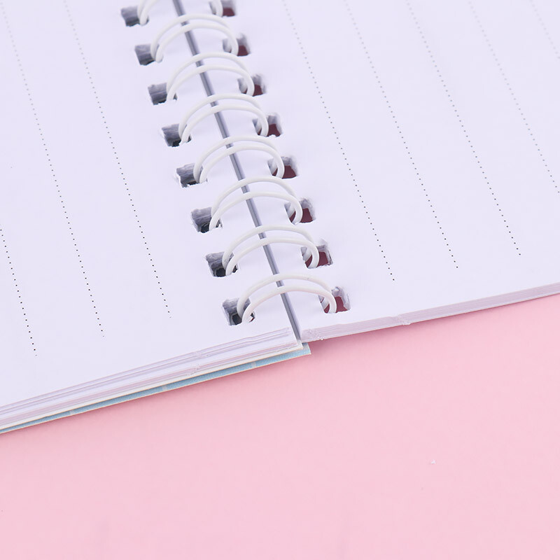 دفترچه یادداشت 42 برگ حاشیه دار پارسام طرح لبوبو و کرومی بالا بازشو