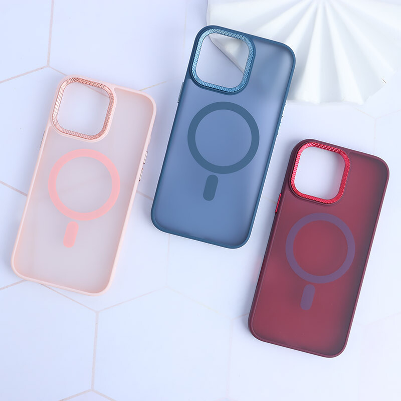 قاب PC مگ سیف آیفون iPhone 16 Pro Max پشت مات محافظ لنز متال