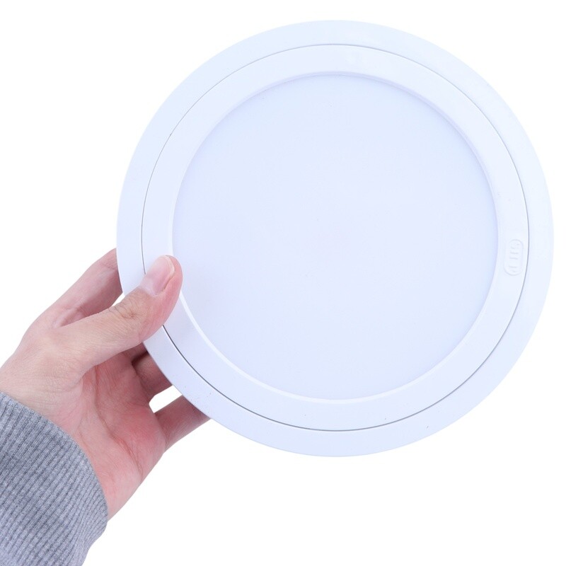 پنل ال ای دی سقفی روکار 18 وات شاه چراغ Rozhan