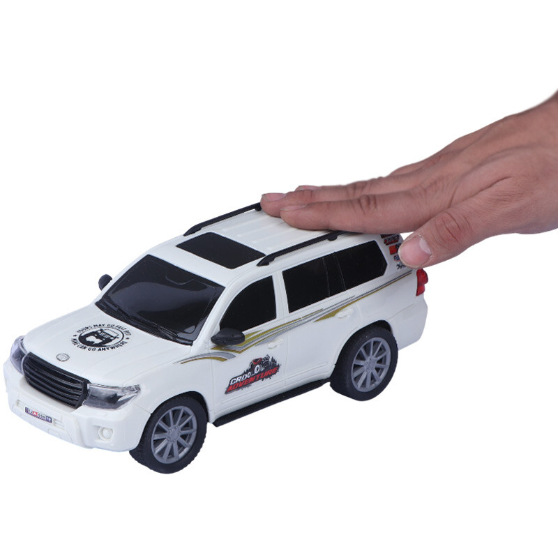 ماشین کنترلی باتری خور لندکروز