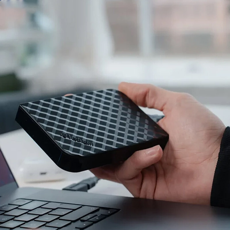 حافظه اکسترنال SSD ورباتیم Verbatim Store n go 2TB + هدیه کیف هارد