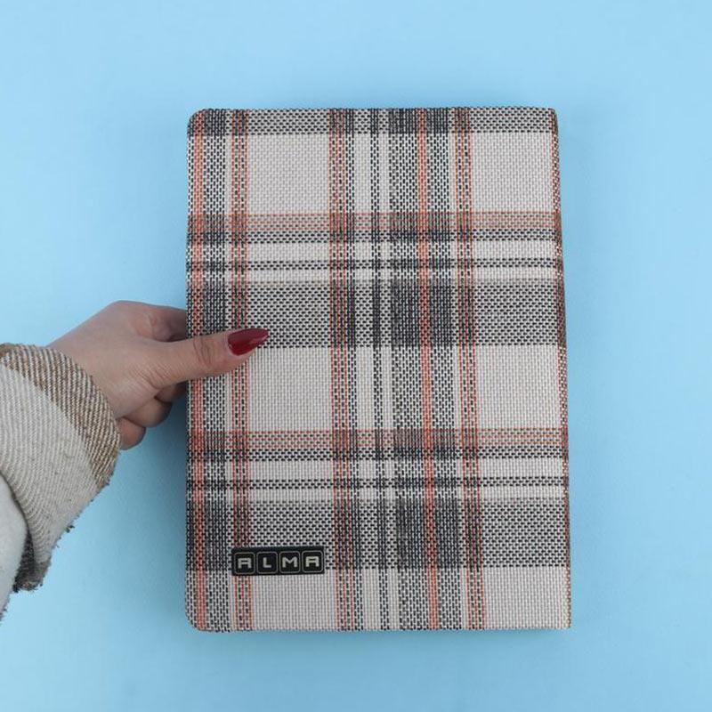 دفتر 200 برگ پارچه ای نهال آلما کد 7205