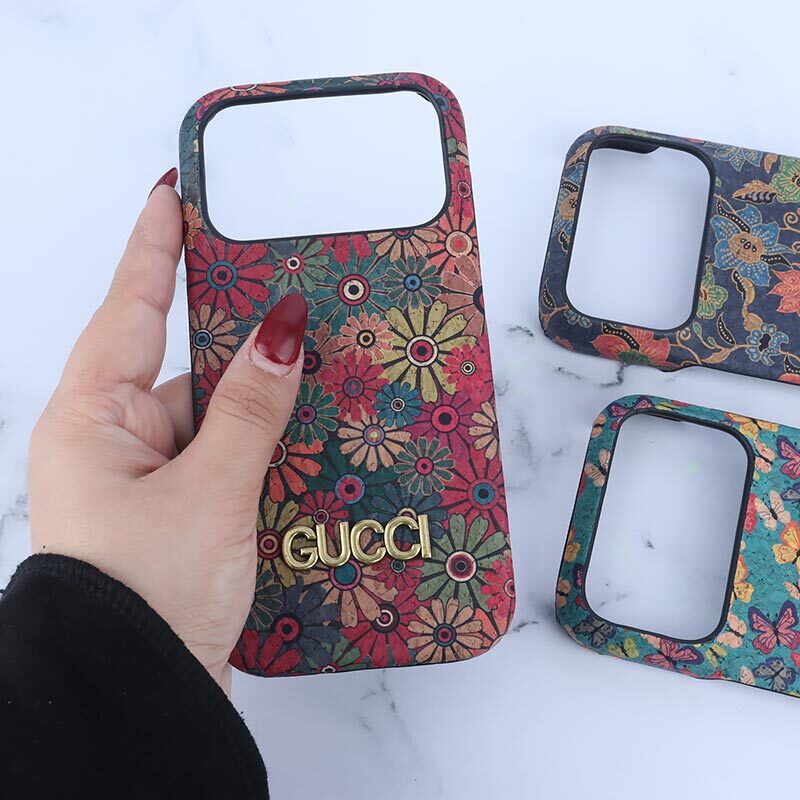 قاب Gucci طرح دار