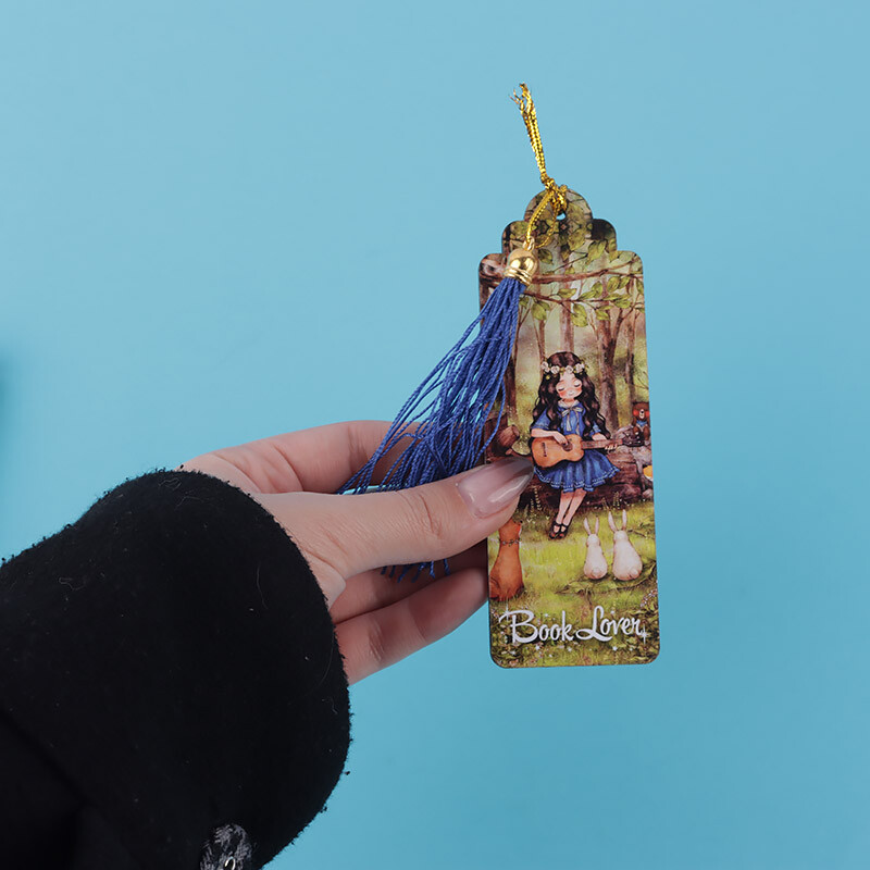 نشانگر کتاب چوبی رویال طرح دختر جنگل منگوله دار