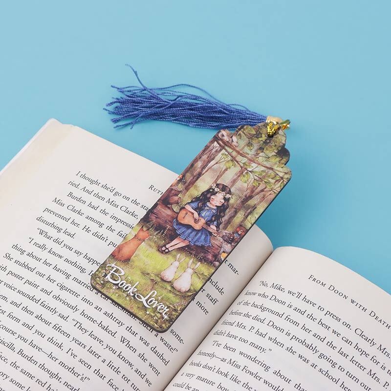 نشانگر کتاب چوبی رویال طرح دختر جنگل منگوله دار