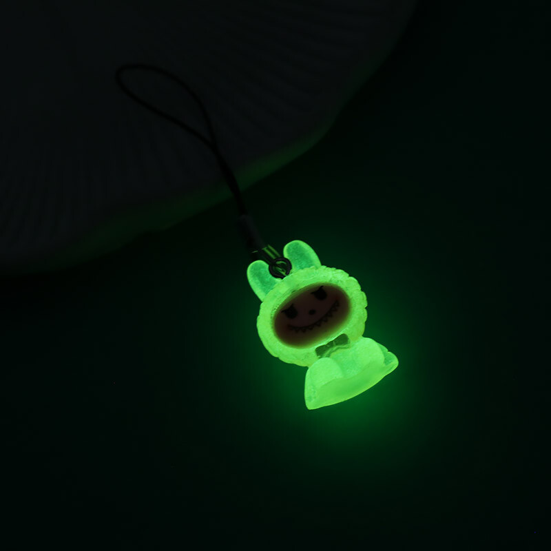 آویز فلش و موبایل طرح لبوبو شب تاب کد 2