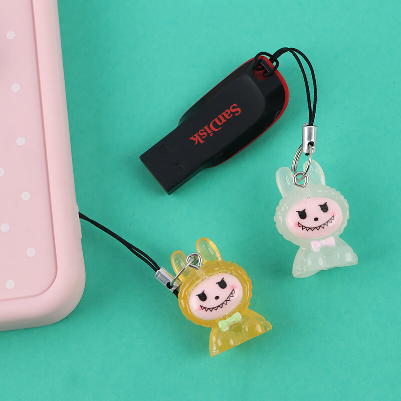 آویز فلش و موبایل طرح لبوبو شب تاب کد 2