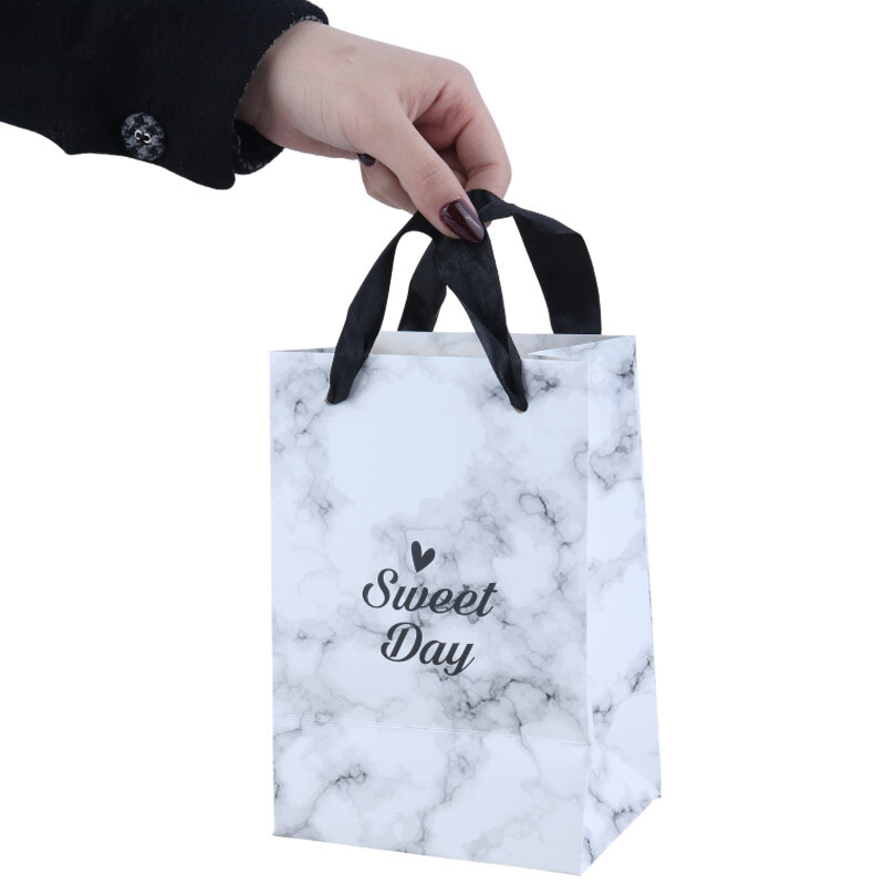 ساک دستی مقوایی کد 040135