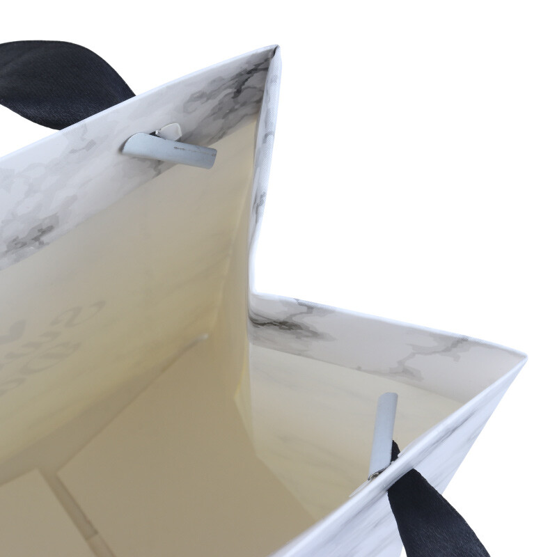 ساک دستی مقوایی کد 040135