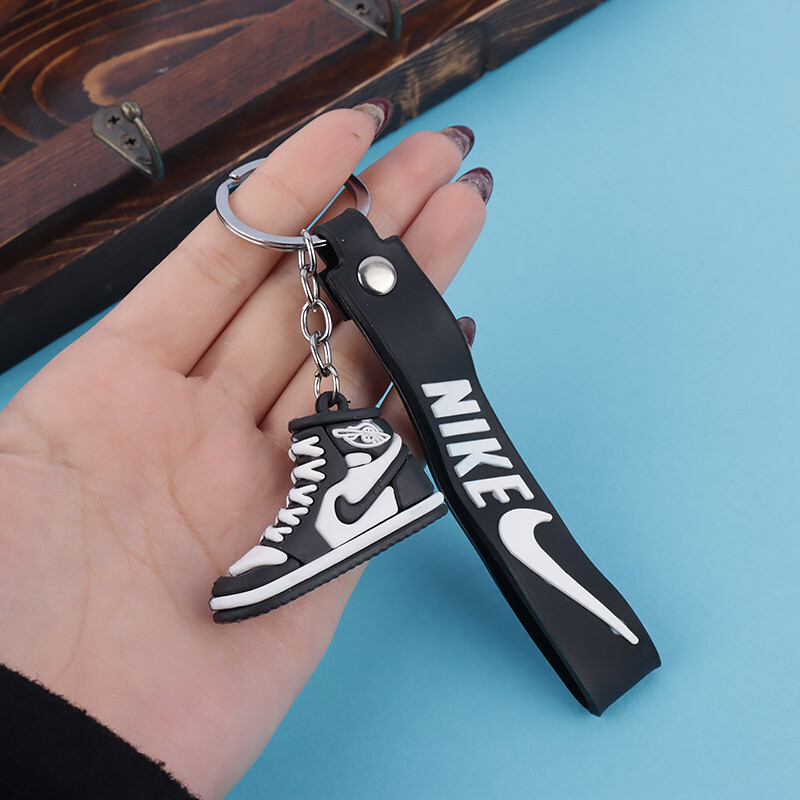 جاکلیدی سیلیکونی طرح کفش Nike + بند آویز