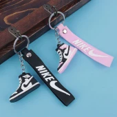 جاکلیدی سیلیکونی طرح کفش Nike + بند آویز