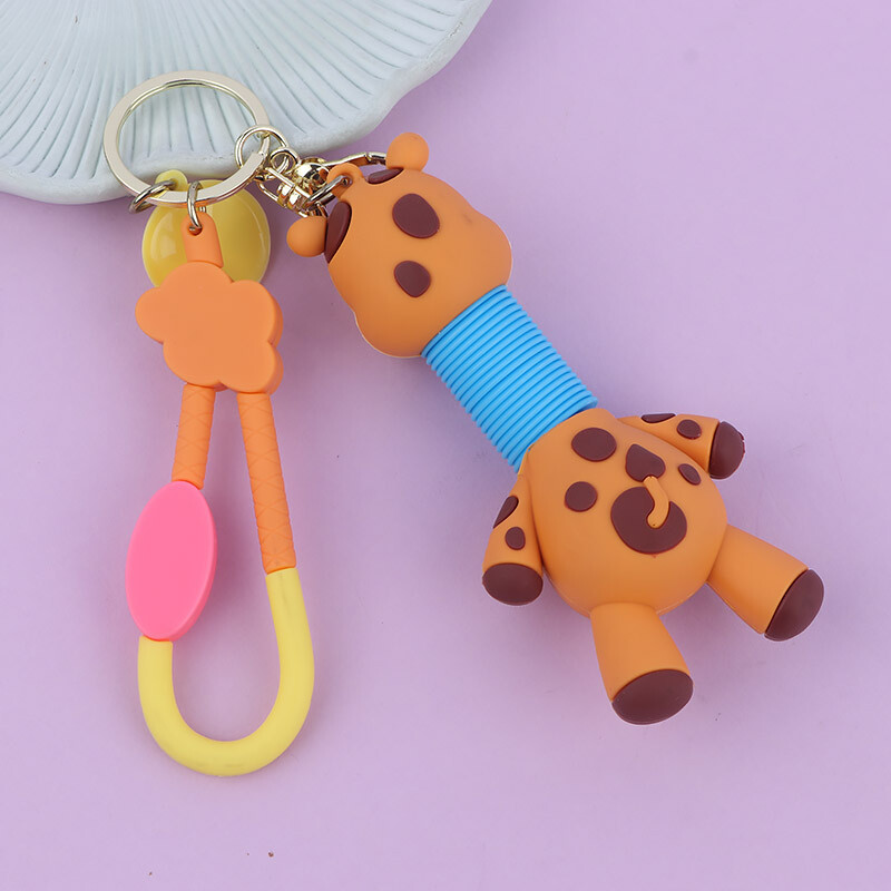 جاکلیدی سیلیکونی گردن خرطومی طرح زرافه + بند آویز