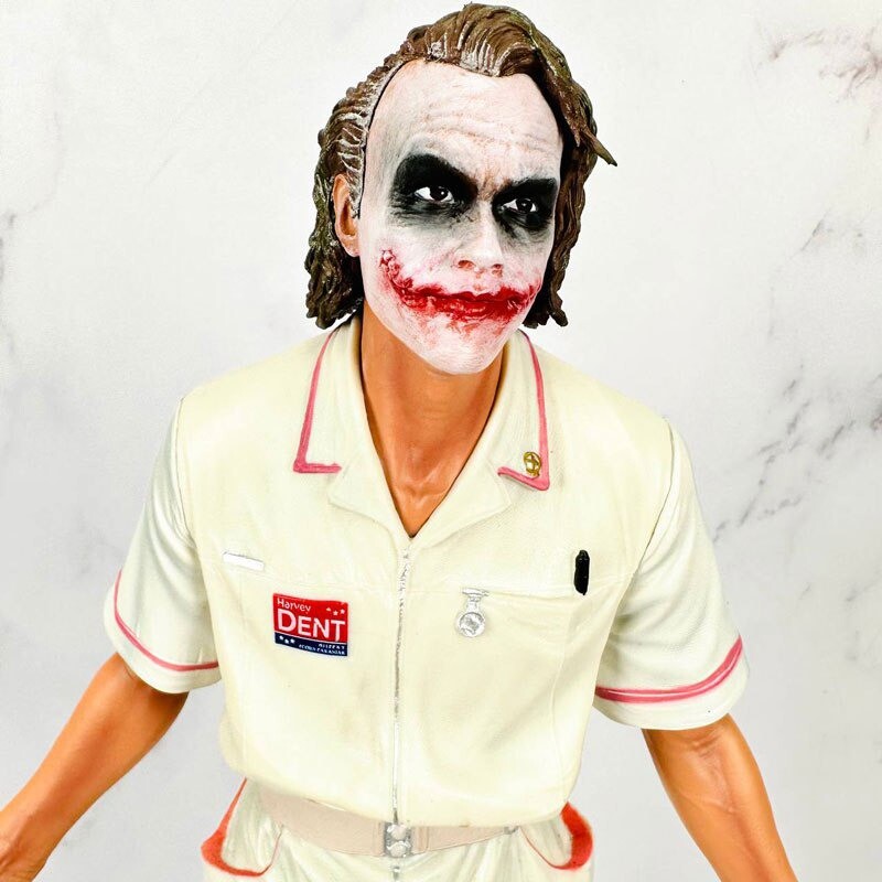 اکشن فیگور طرح جوکر هیث لجر با لباس پرستاری