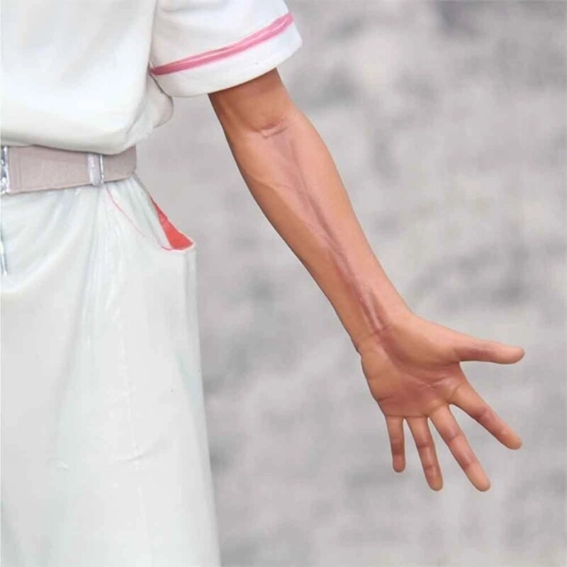 اکشن فیگور طرح جوکر هیث لجر با لباس پرستاری