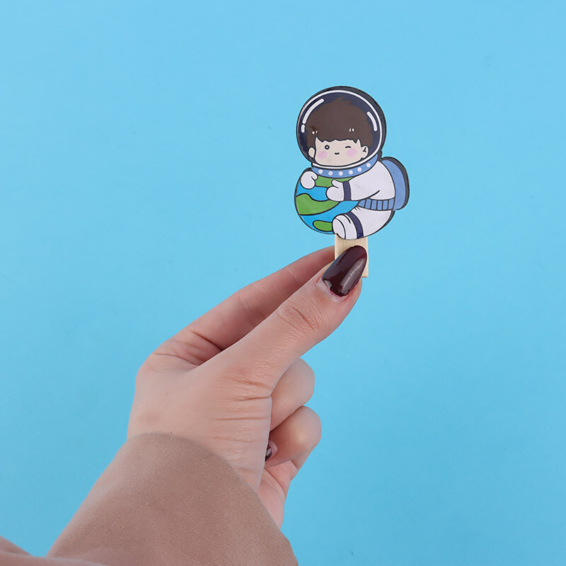 گیره چوبی بزرگ طرح فضانورد Parsam بسته 20 عددی