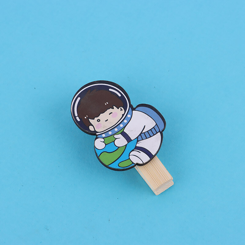 گیره چوبی بزرگ طرح فضانورد Parsam بسته 20 عددی