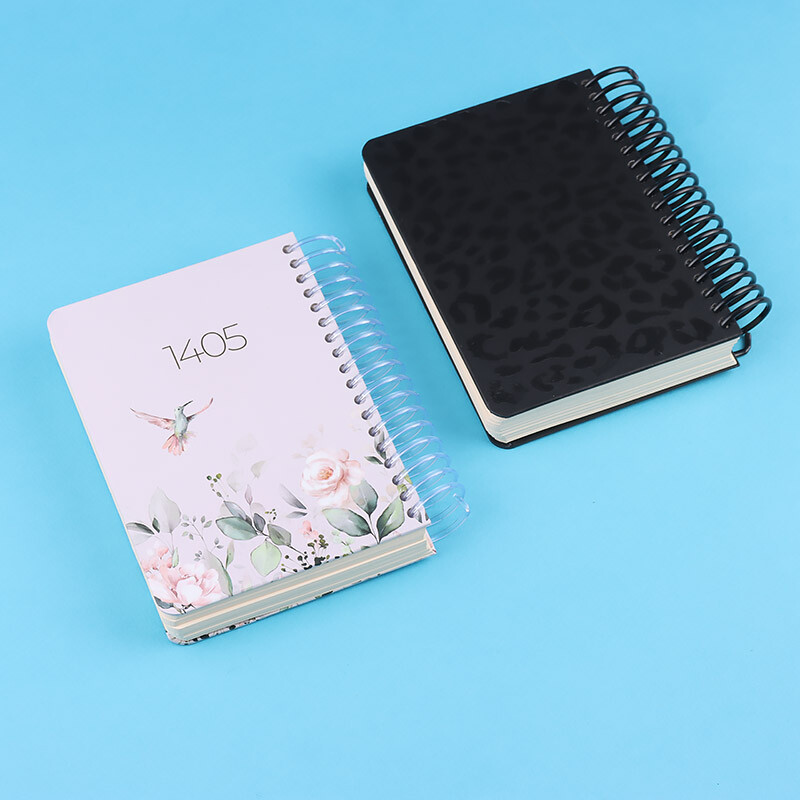 سالنامه سیمی 1405 دات نوت طرح کلاسیک