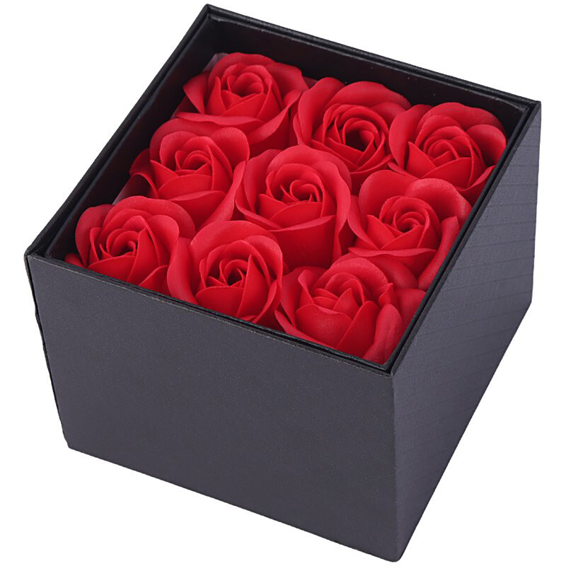 ست باکس گل و گردنبند مروارید عشق