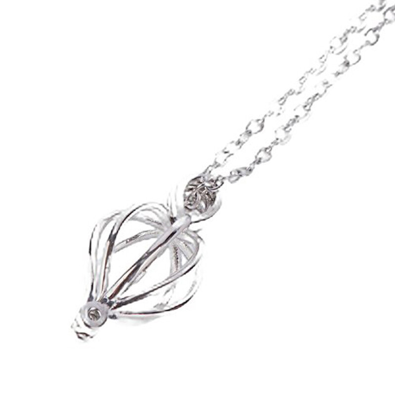 ست باکس گل و گردنبند مروارید عشق