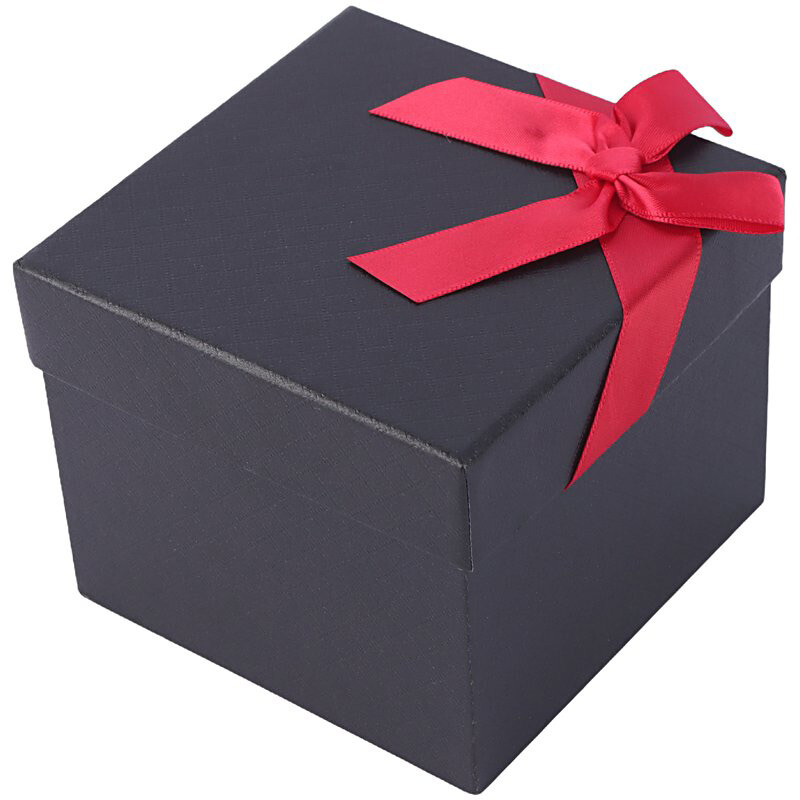 ست باکس گل و گردنبند مروارید عشق