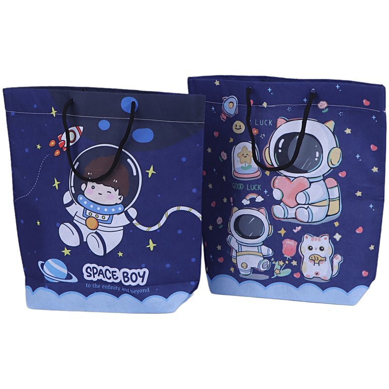 ساک دستی پارچه ای طرح فضانورد پارسام بسته 12 عددی