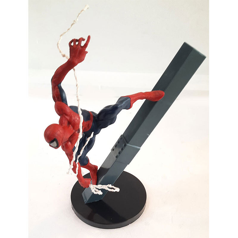 اکشن فیگور طرح اسپایدرمن روی تیرآهن کد 8444
